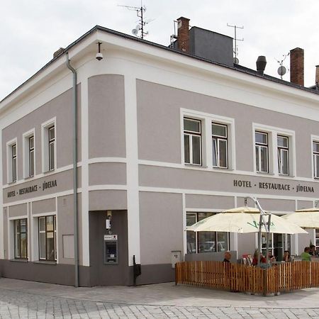 Hotel Tht Policka Bagian luar foto