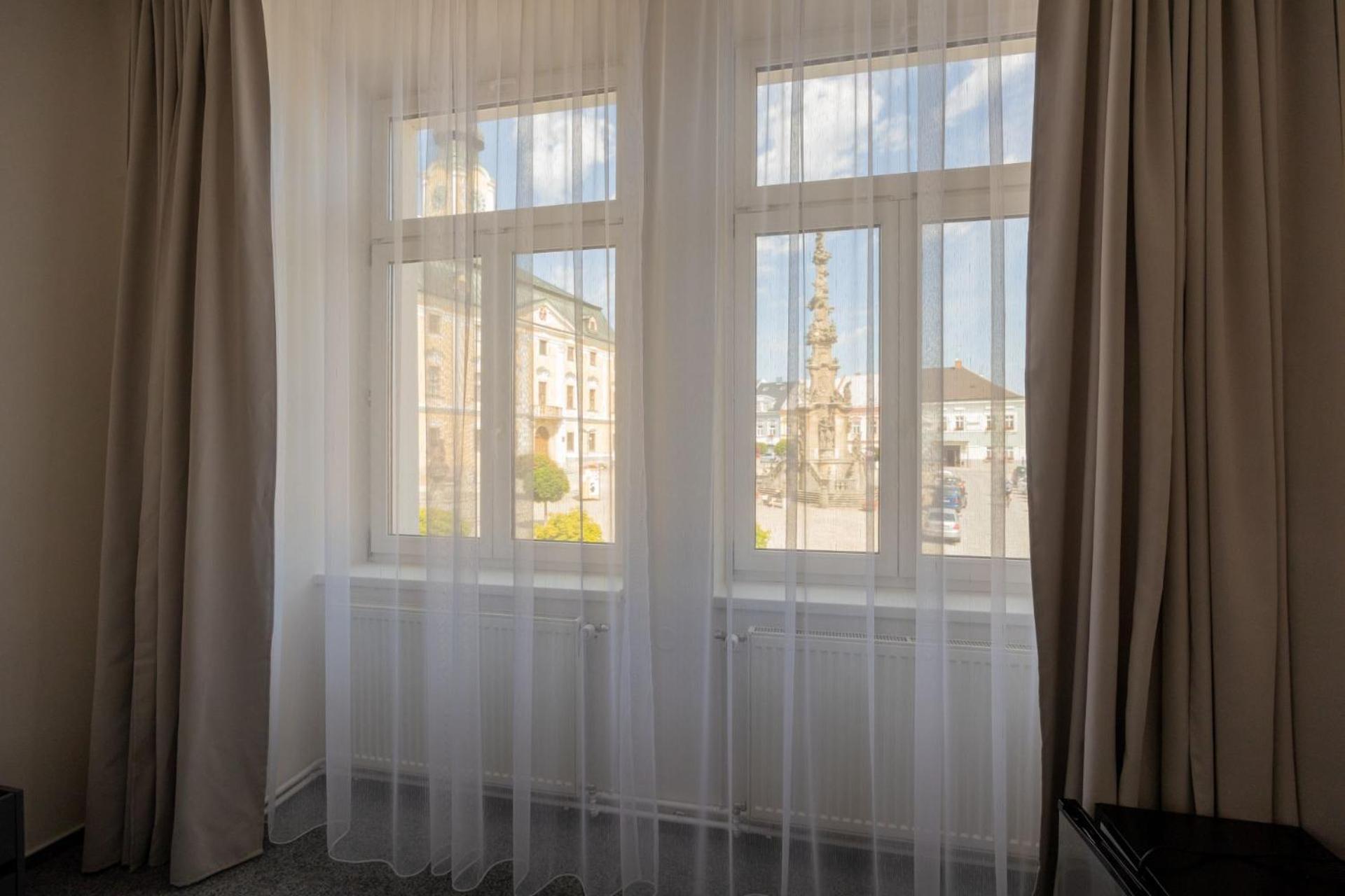 Hotel Tht Policka Bagian luar foto