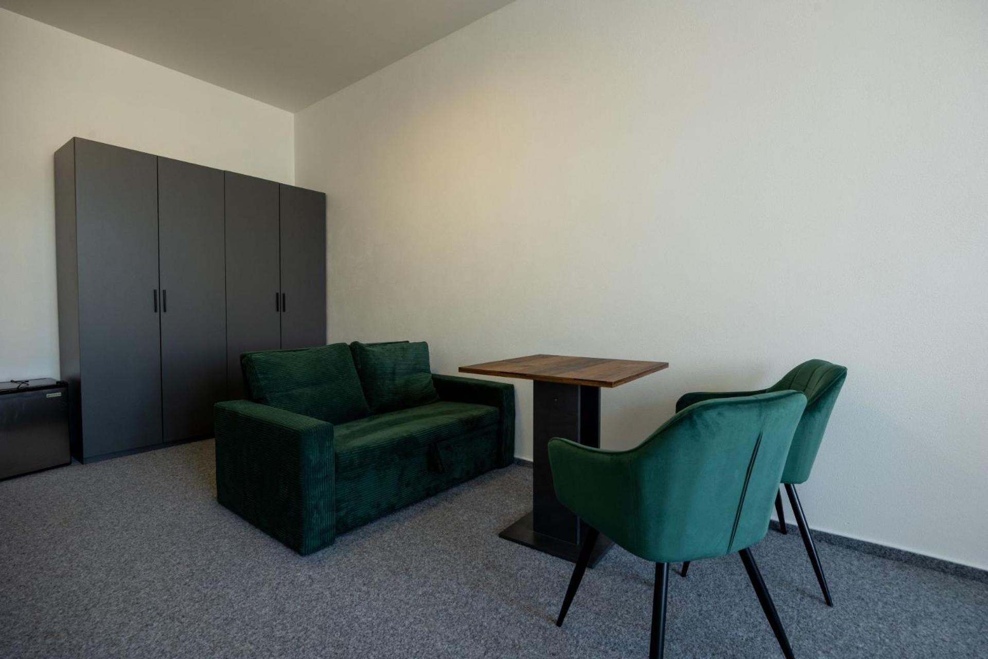 Hotel Tht Policka Bagian luar foto
