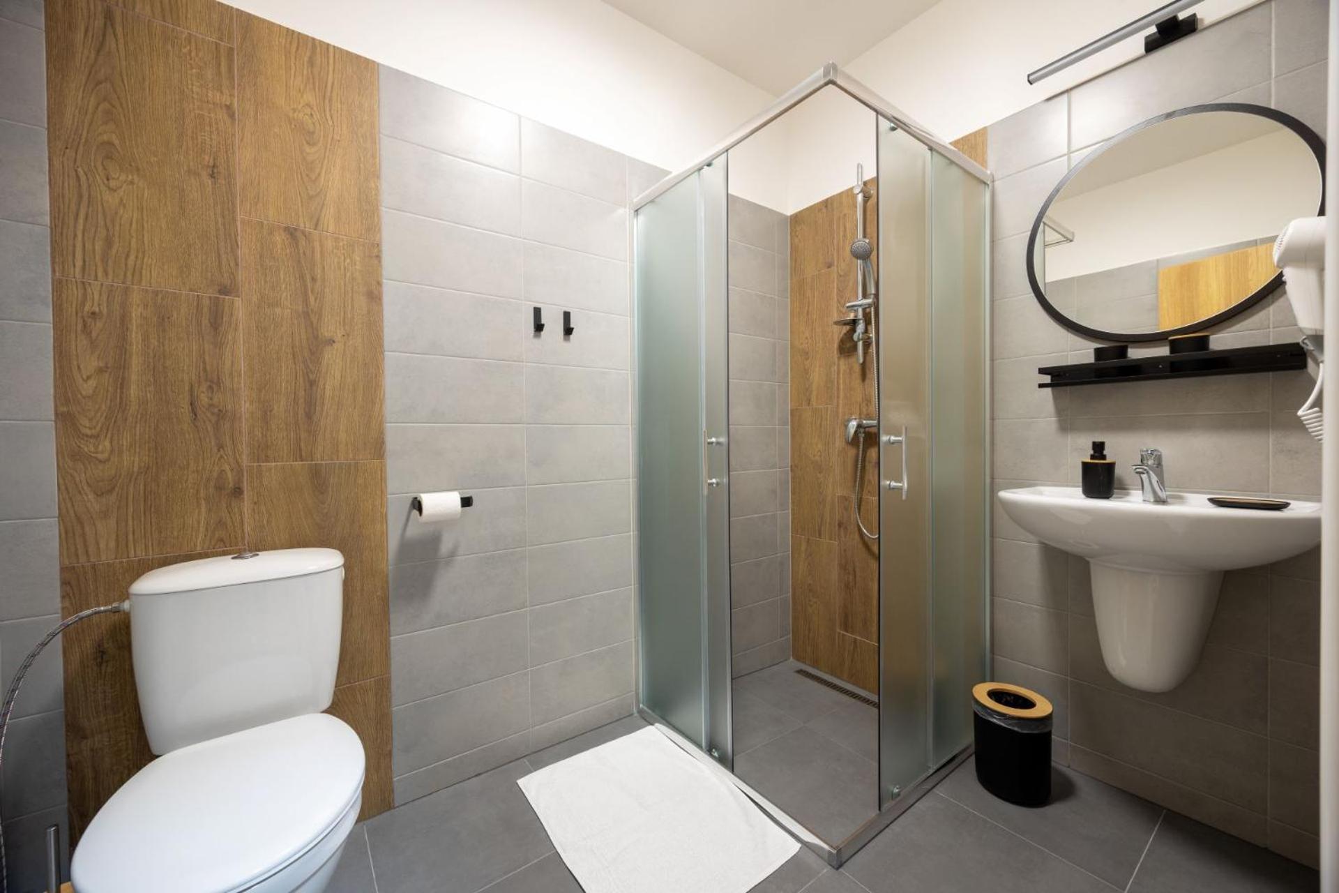 Hotel Tht Policka Bagian luar foto