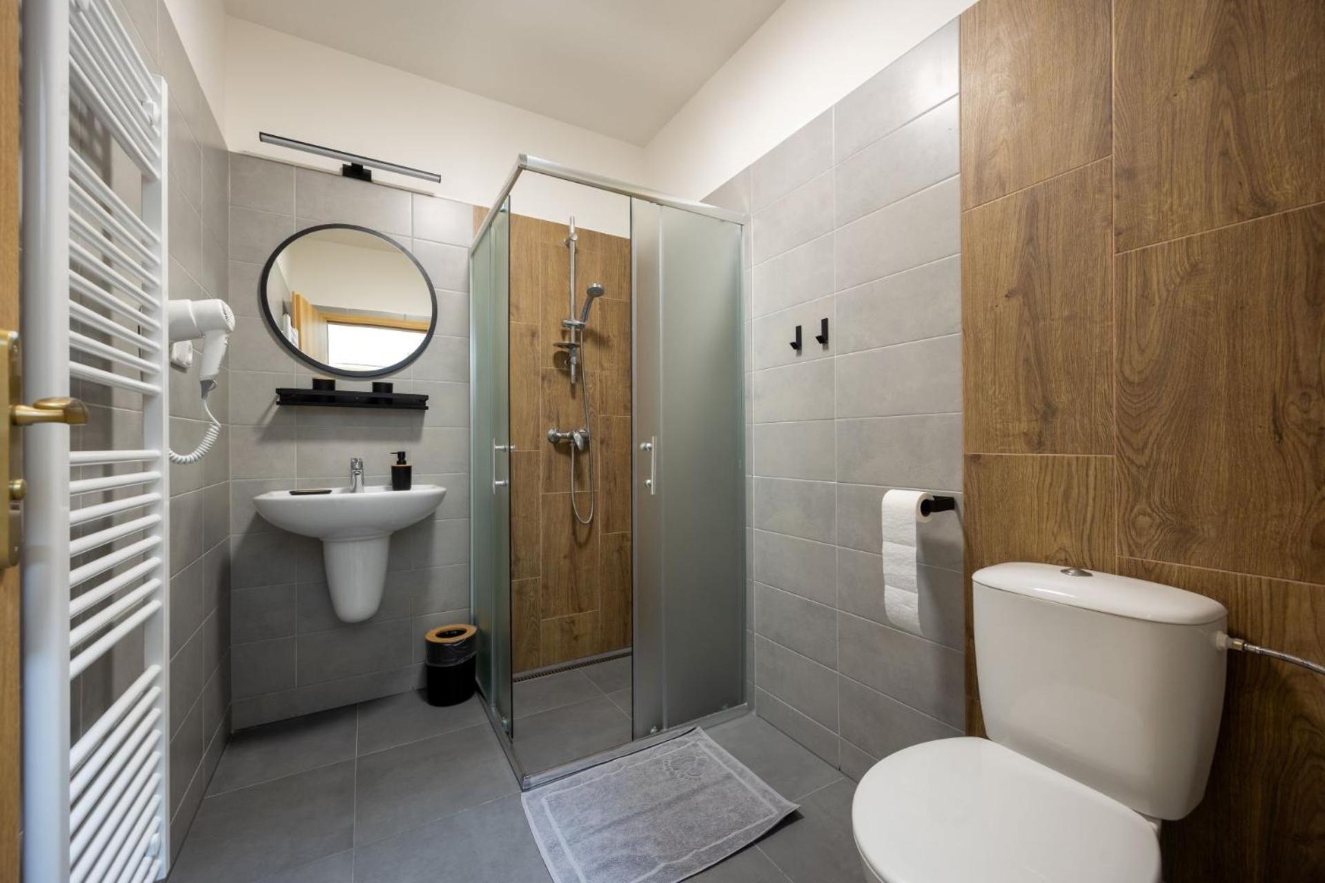 Hotel Tht Policka Bagian luar foto