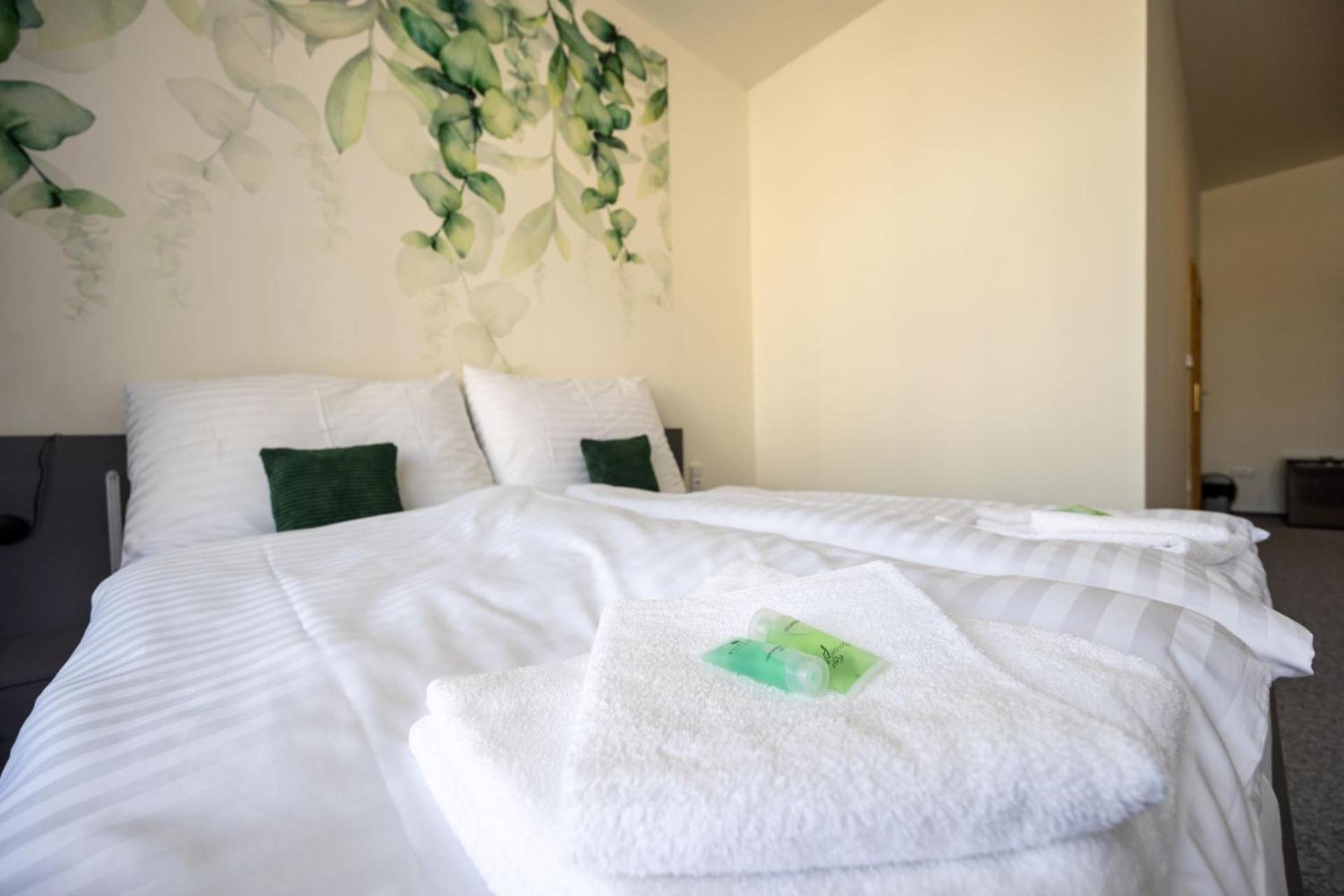 Hotel Tht Policka Bagian luar foto