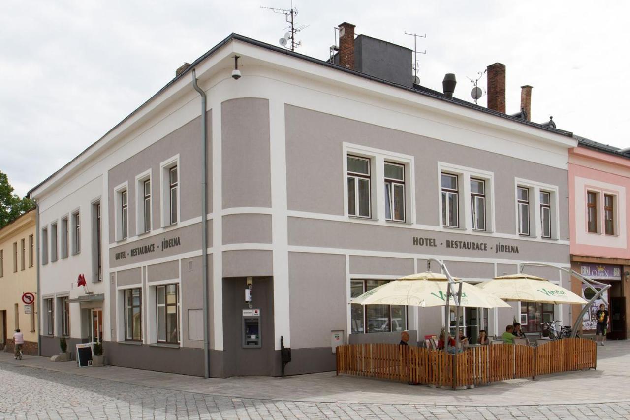 Hotel Tht Policka Bagian luar foto